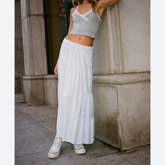 Brandy Melville White maxi tiered skirt one size fully lined excellent condition - Picture 1 of 12